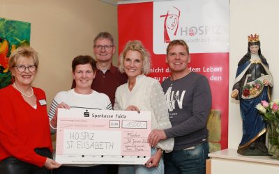 „Weihnachtsmarkt –Team Ringweg Flieden“ spendet 1.500 Euro an Hospiz  St. Elisabeth